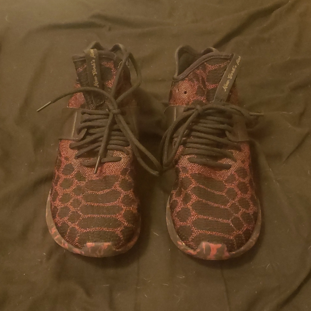 ADIDAS TUBULAR DOOM PRIMEKNIT SNEAKERS SIZE 10